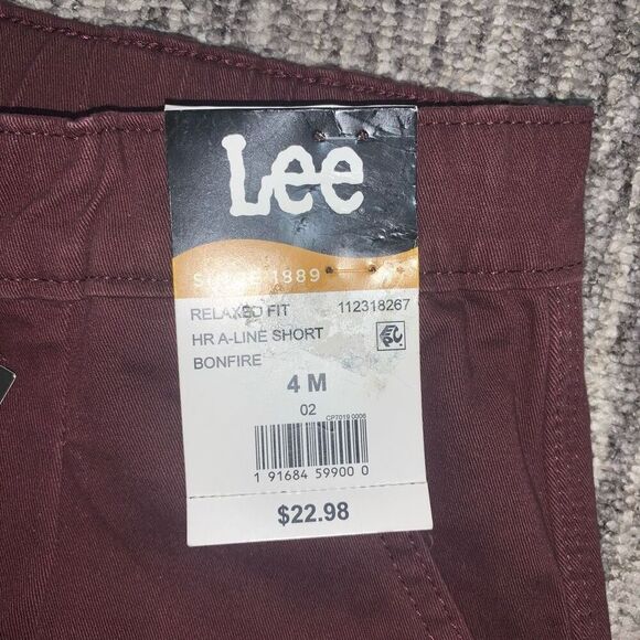 Lee Womens Size 4 Relaxed Fit Denim Jean Shorts Burgundy Flat Front NWT - Picture 3 of 11
